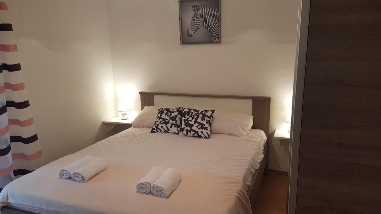 Apartmani Ab Pirovac Exteriér fotografie