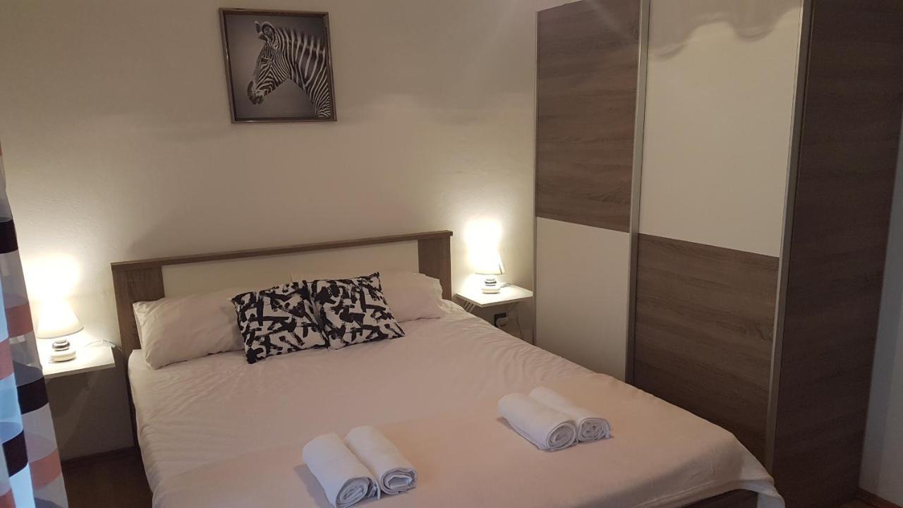 Apartmani Ab Pirovac Exteriér fotografie