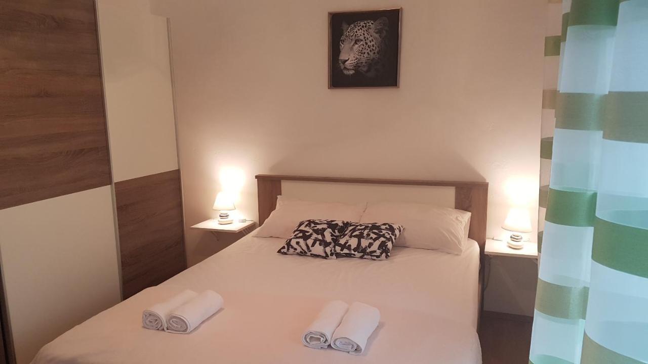 Apartmani Ab Pirovac Exteriér fotografie